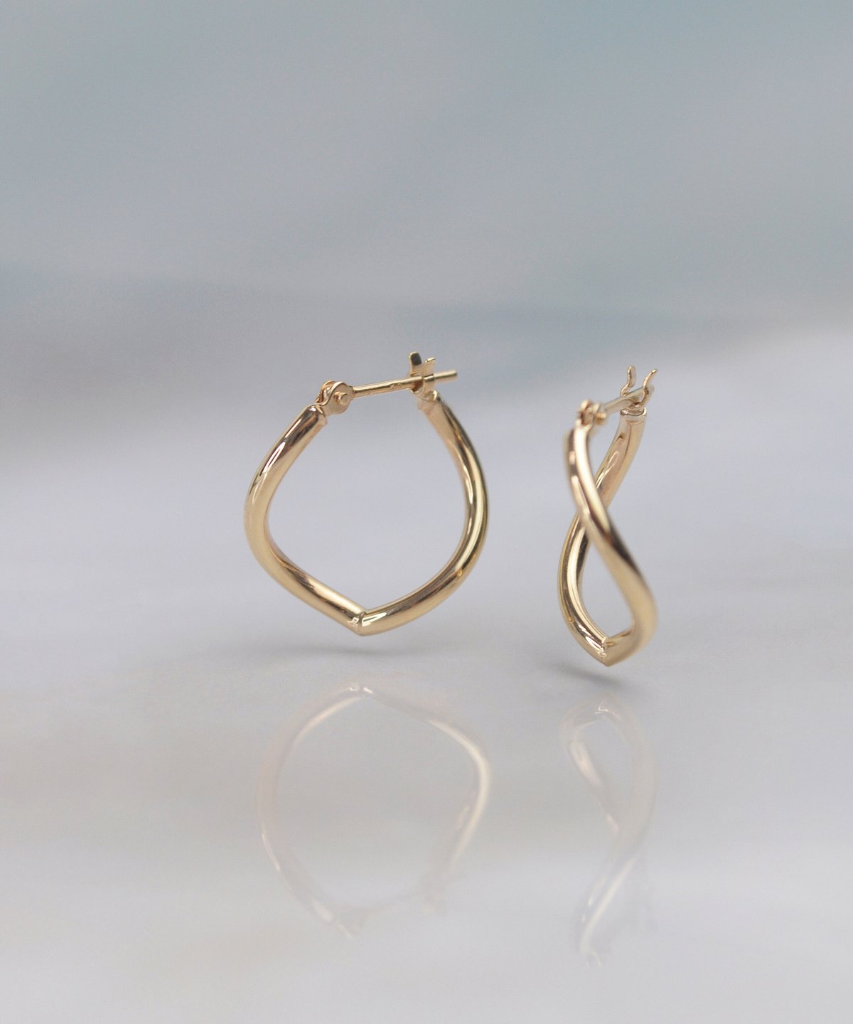 anq. アンク　k10 ペアシェイプバー　ピアス　オニキス anq. ピアス 「anq.」K10 ペアシェイプ ダイヤモンドパヴェ