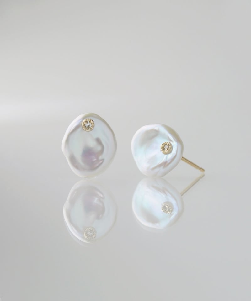 【anq.】K10・花びらパール / ダイヤモンドピアス anq.】K10・花びらパール / ダイヤモンドピアス | KU-CROISSANT