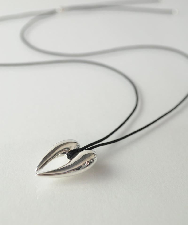 anq.】シルバー925 ハートモティーフ シルクコード ロング anq.】シルバー925 ハートモティーフ シルクコード ロング