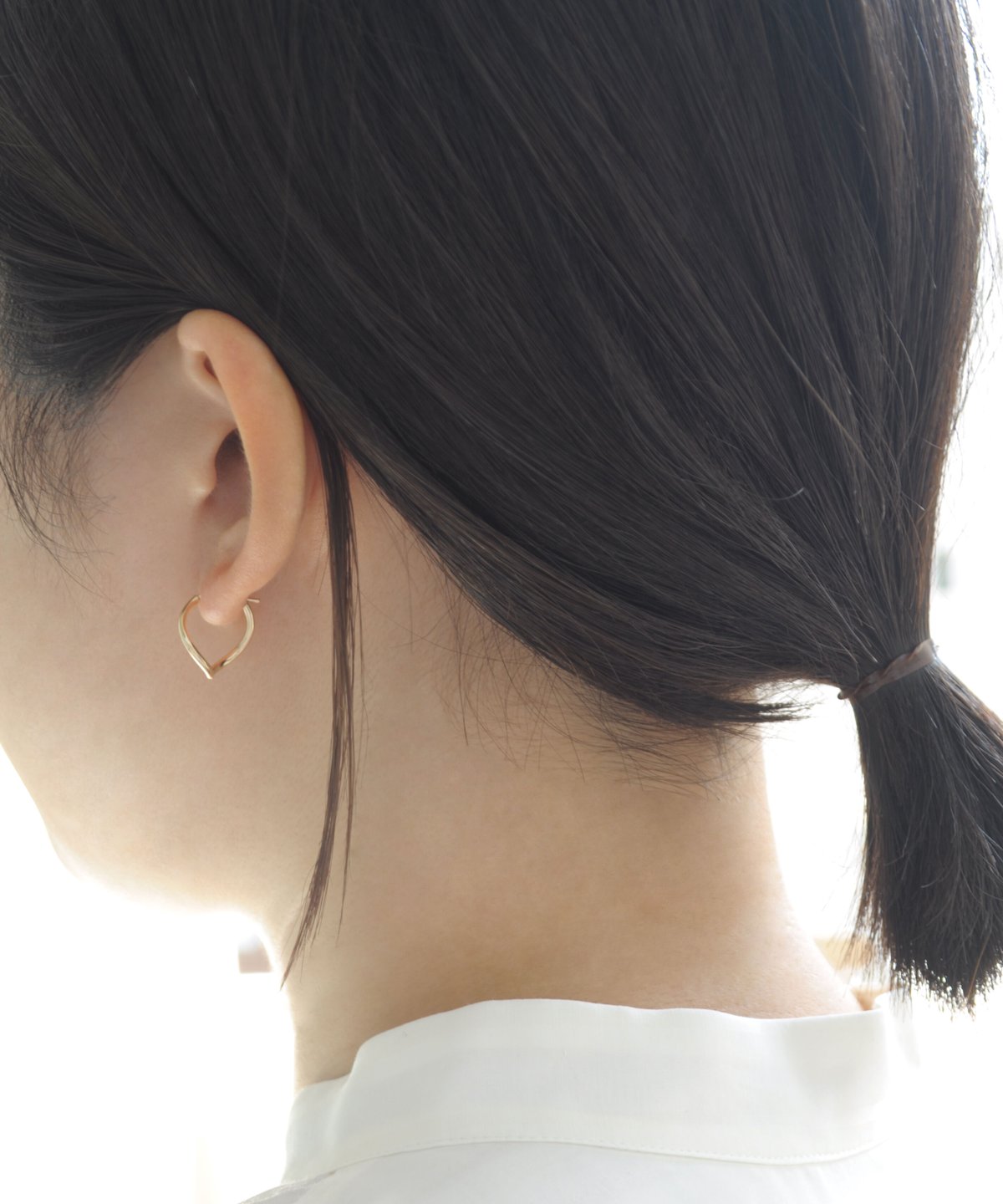 ⭐️美品⭐️ anq. k10 ペアシェイプバー　ピアス anq. ピアス 「anq.」K10 ペアシェイプ ダイヤモンドパヴェ