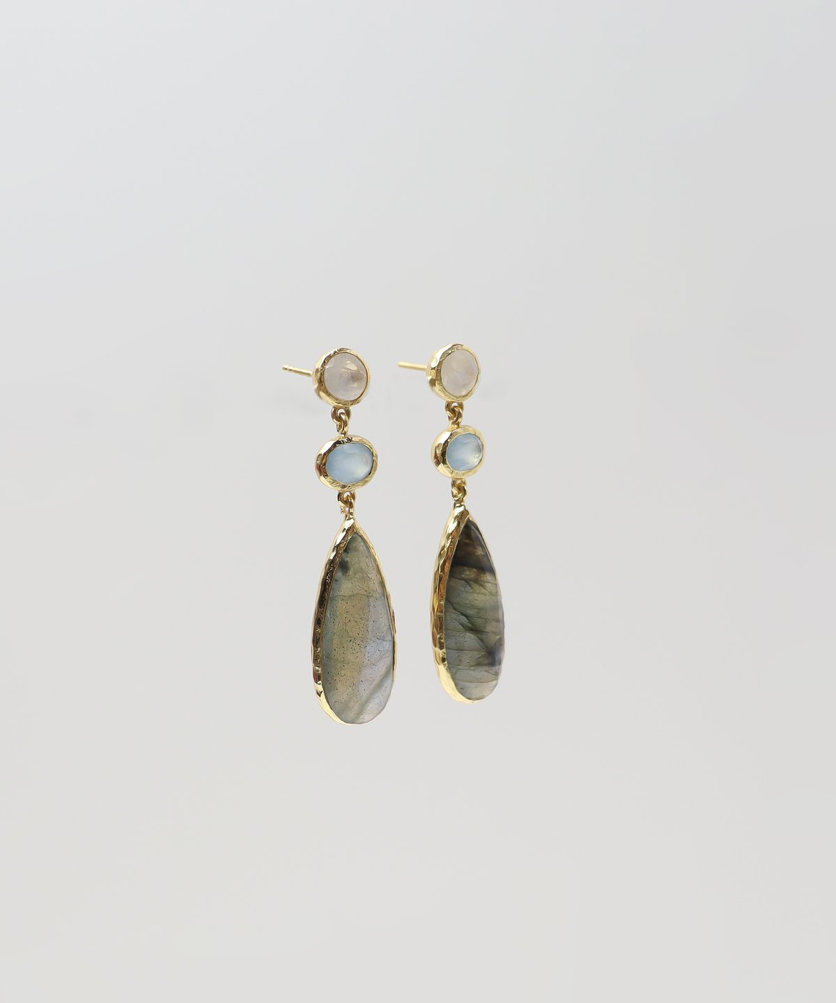 超美品　 天然石 グリーン ダブルドロップピアス 超美品 天然石 グリーン ダブルドロップピアス