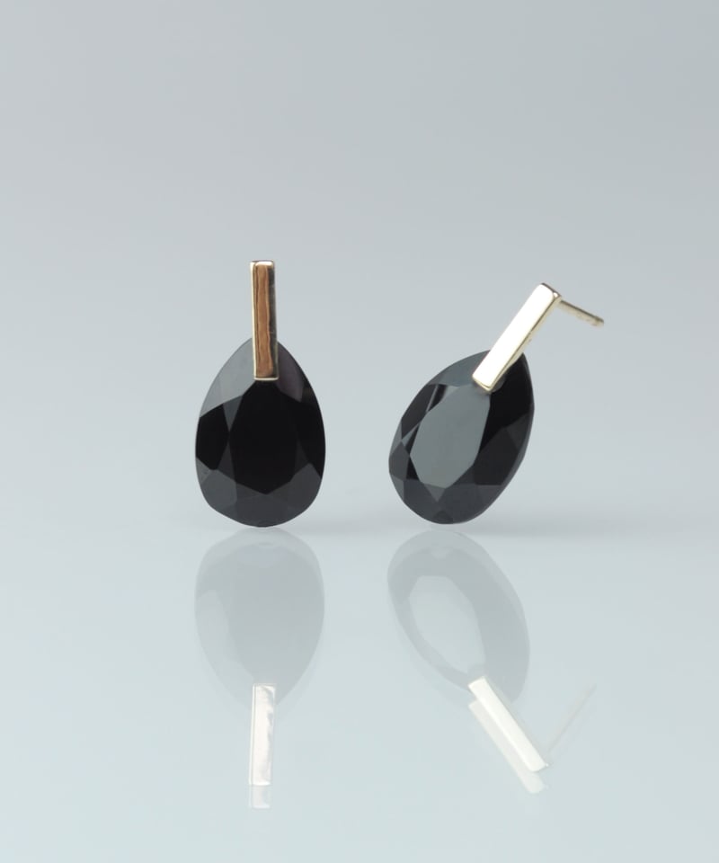 anq.】K10・ペアシェイプバースタッドピアス(オニキス) | KU-CROISSANT
