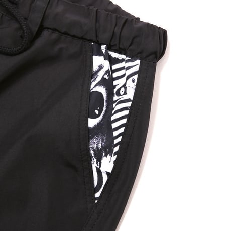EXTREME SHORTS / BLACK