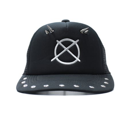 【BLXCK TOKYO】　キャップ "SPIKED TRUCKER HAT"