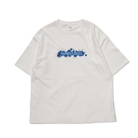 "STREET ARTS STICKER LOGO BIG T-Shirt" / WHITE