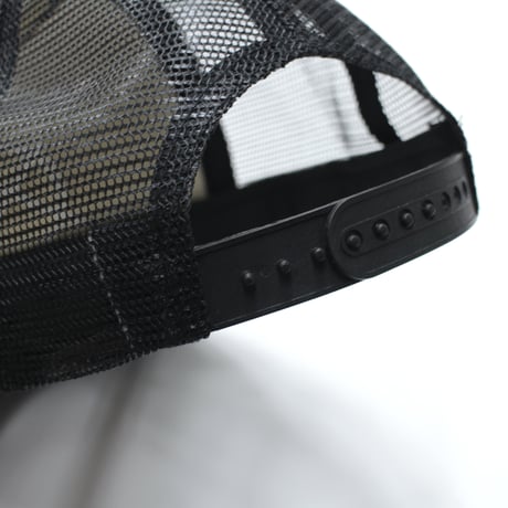 【BLXCK TOKYO】　キャップ "SPIKED TRUCKER HAT"
