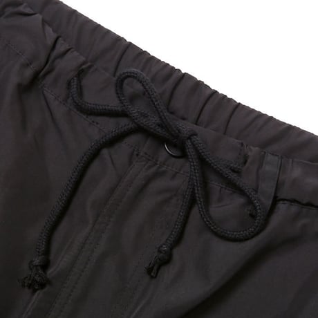 EXTREME SHORTS / BLACK