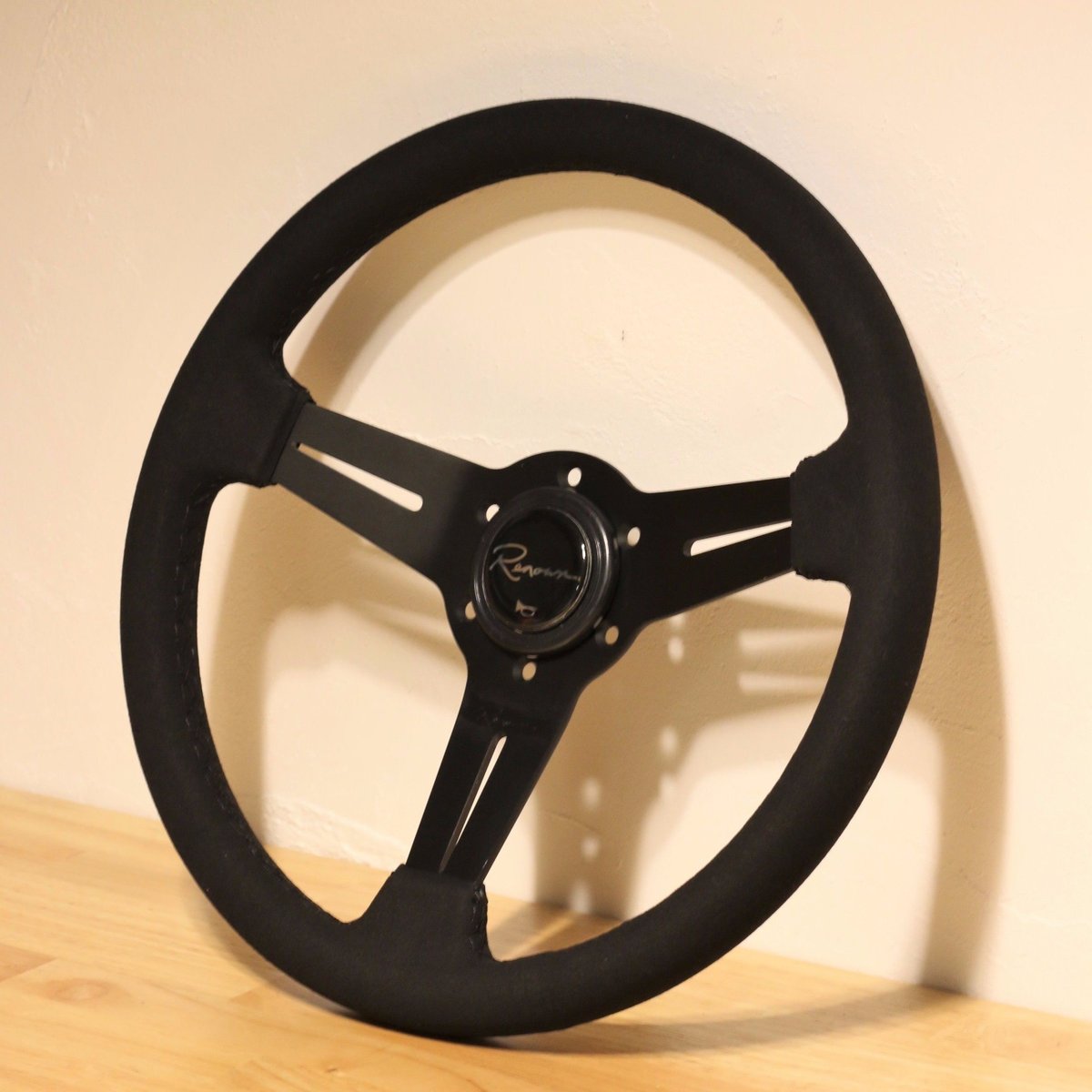 Renown TT ダーク Gレザー ブラック ホーンボタン付き ステアリング シケイン ダーク | Renown Japan