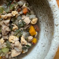 みぃご飯：鶏とレバーのからふる煮