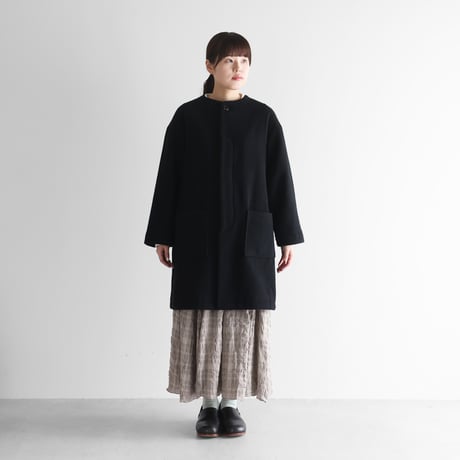 “HUIS×尾州”縮絨ウールフランネルノーカラーミドルコート（ブラック）【ユニセックス】324