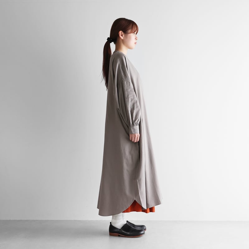やわらかサテンバルーンスリーブワンピース（グレー）【レディス】U212