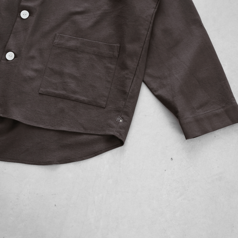 スヴィンオックスフォードノーカラーシャツジャケット（ブラウングレー