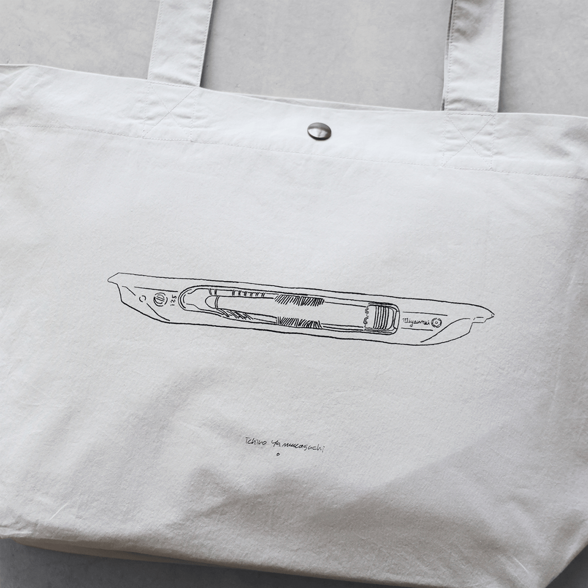 山口一郎×HUIS”限定トートバッグ【shuttle シャトル】（ミストグレー