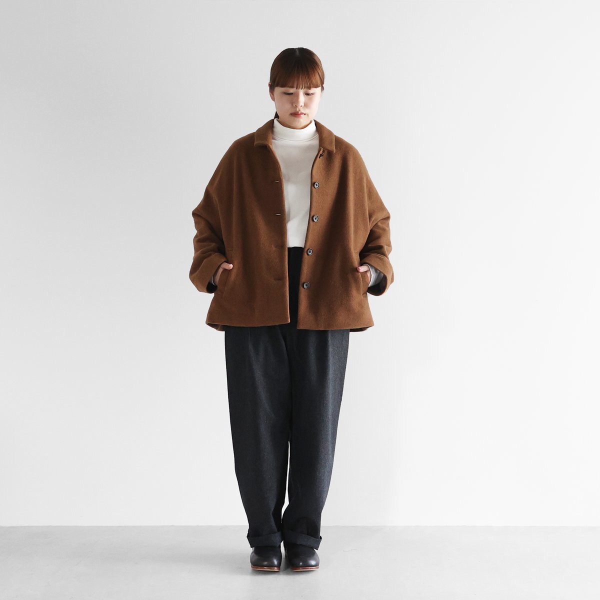 HUIS×尾州”縮絨ウールフランネルワイドショートコート（ブラウン