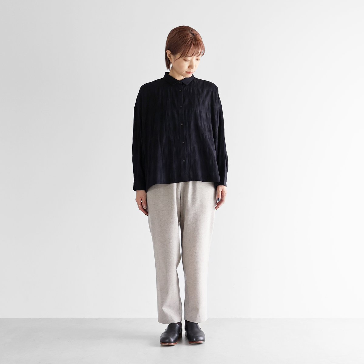 HUIS×尾州”ウールトロイージープレーンパンツ（ミルクティ