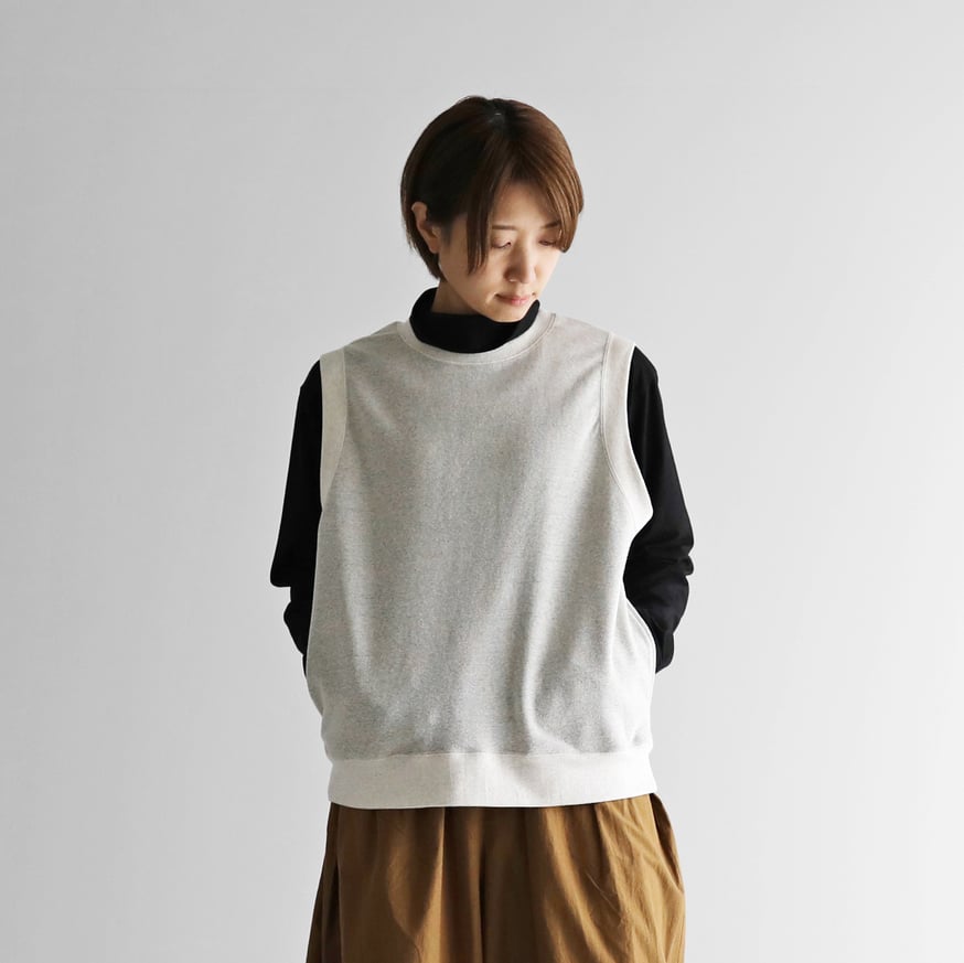 HUIS in house］SUVINスウェットポケットベスト（ナチュラル＆ブラック