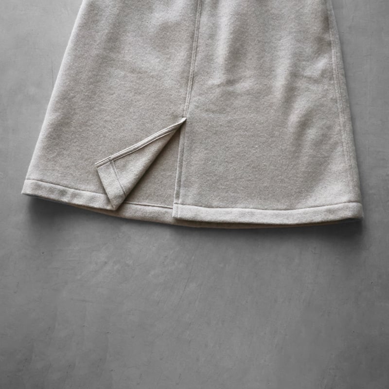 HUIS×尾州”縮絨ウールフランネルプレーンスカート（グレージュ