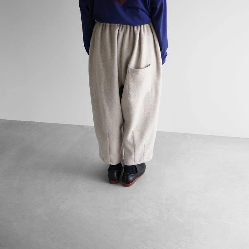 HUIS×尾州”縮絨ウールフランネルバルーンパンツ（グレージュ）【ユニ