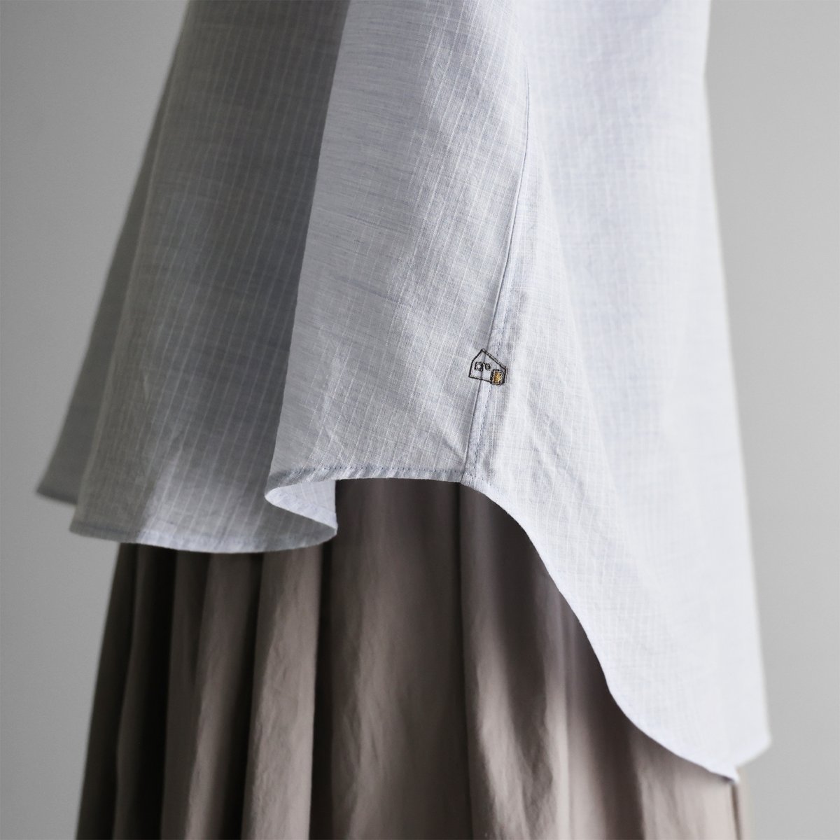 HUIS. ハウス　遠州織物 ボタニカルコードレーンワイドブラウス U102 ボタニカルコードレーンワイドブラウス U102をリリースしました