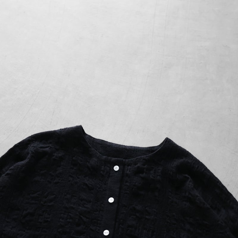 HUIS×尾州”縮絨綿ウールガーゼショートカーディガン（ブラック