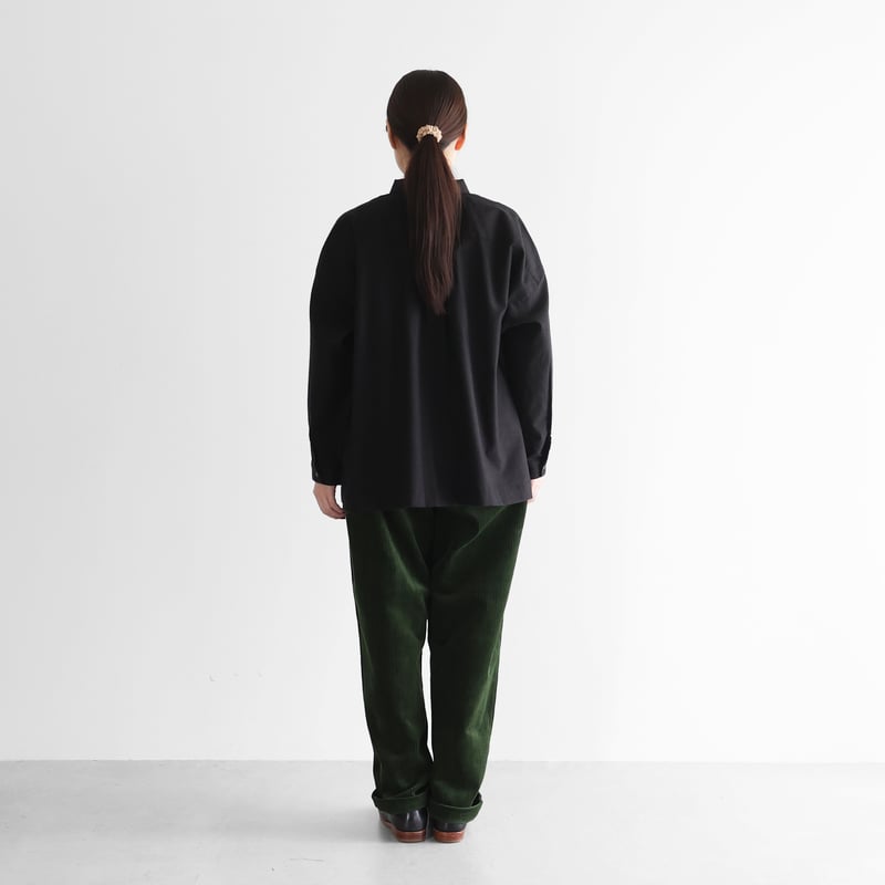 シャトルコーデュロイセミワイドパンツ（太畝・エバーグリーン）【ユニ