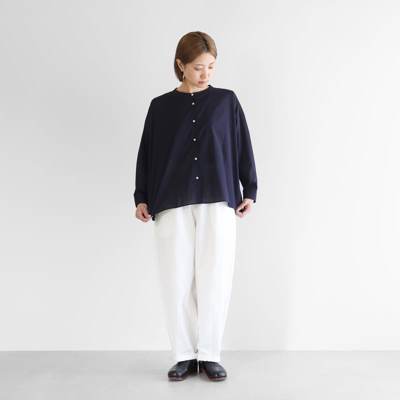 ゆるふわコットンバンドカラーワイドブラウス（ダークネイビー