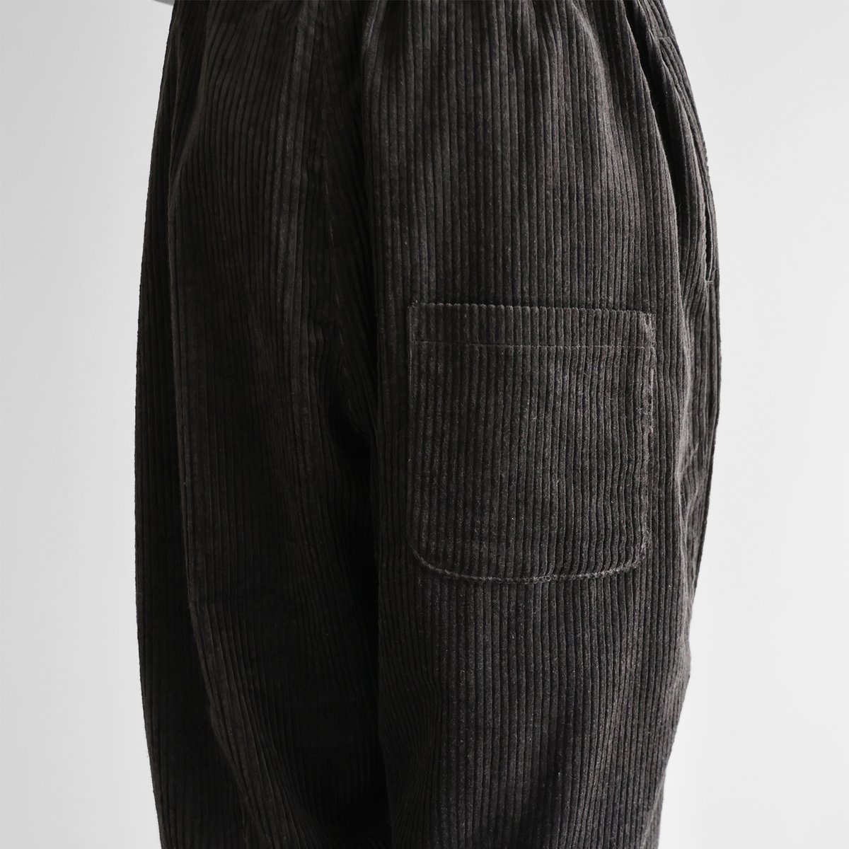 綿麻コーデュロイバルーンパンツ（太畝・ダークグレー）【ユニセックス