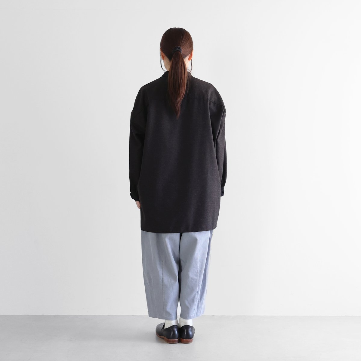 HUIS×尾州”ウールトロバンドカラーオーバーシャツ（ダークモカ）【ユニ