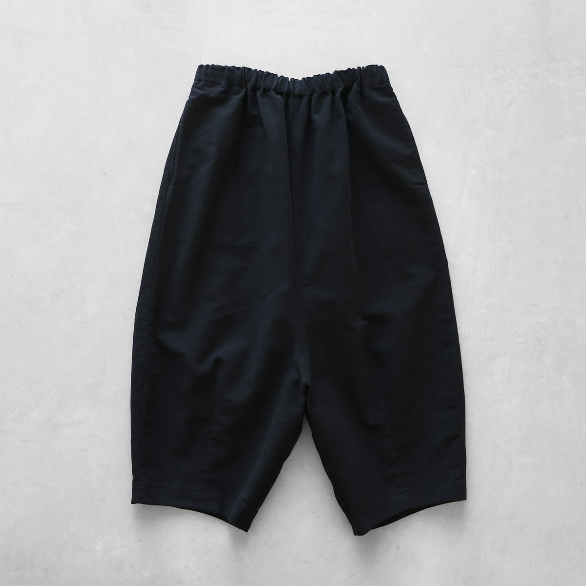 HUIS遠州織物みじんコール　サルエルバルーンパンツ黒 みじんコールサルエルバルーンパンツ【ユニセックス】511を