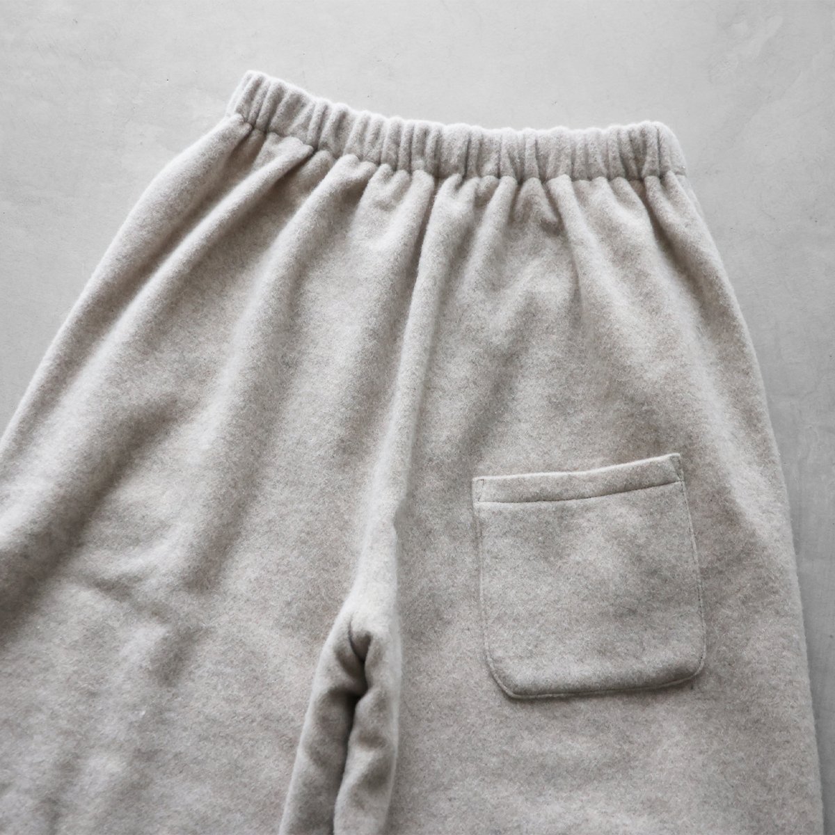 HUIS×尾州”縮絨ウールフランネルバルーンパンツロング HUIS×尾州”縮絨ウールフランネルバルーンパンツロング