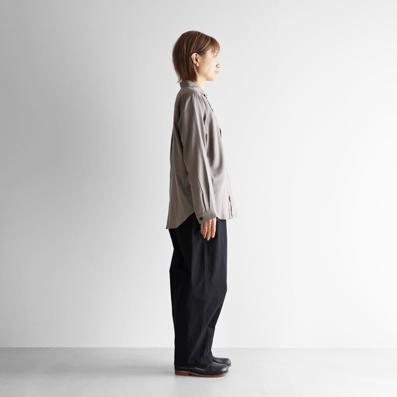 HUIS. 遠州織物　やわらかサテンブラウス シャツブラウス　グレー やわらかサテンワイドブラウス U102をリリースしました／ – HUIS
