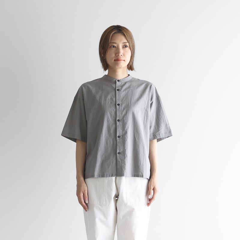 未使用 Plantation 24SS バンドカラーブラウス リネン グレージュ フレンチリネンバンドカラーブラウス(04_LL 87_アッシュ