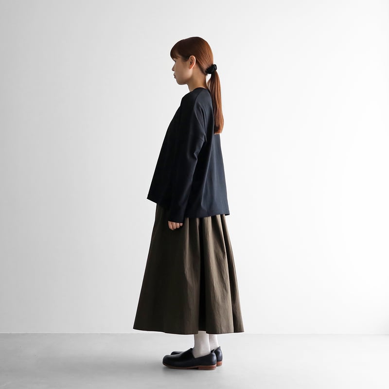 新品タグ付きHUIS in house　長袖スクエアワイドカットソー 新品タグ付きHUIS in house 長袖スクエアワイドカットソー