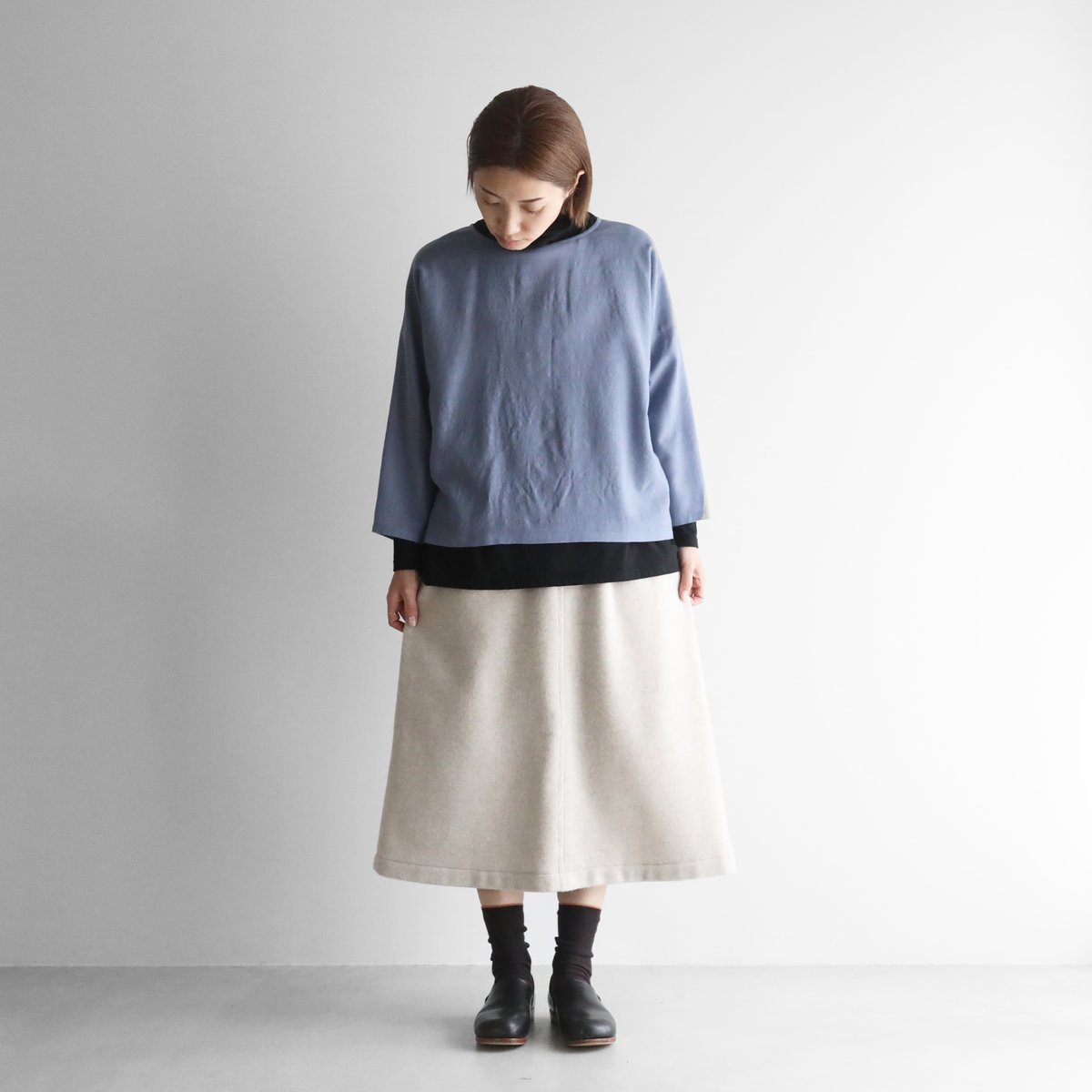 HUIS×尾州”縮絨ウールフランネルプレーンスカート（グレージュ