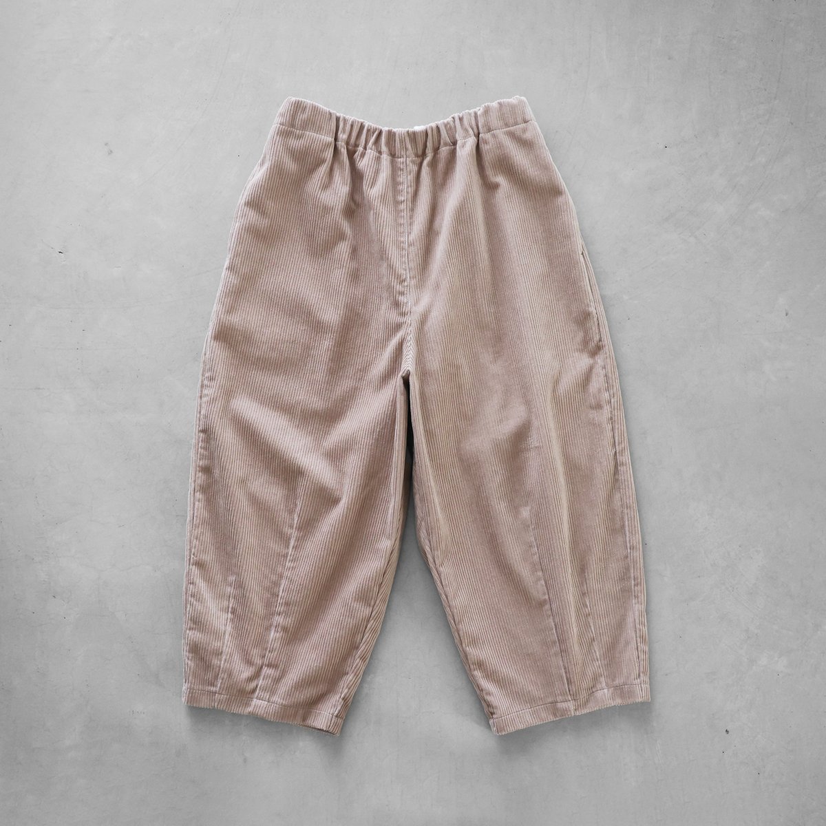 シャトルコーデュロイバルーンパンツ（太畝・ピンクベージュ）【ユニ