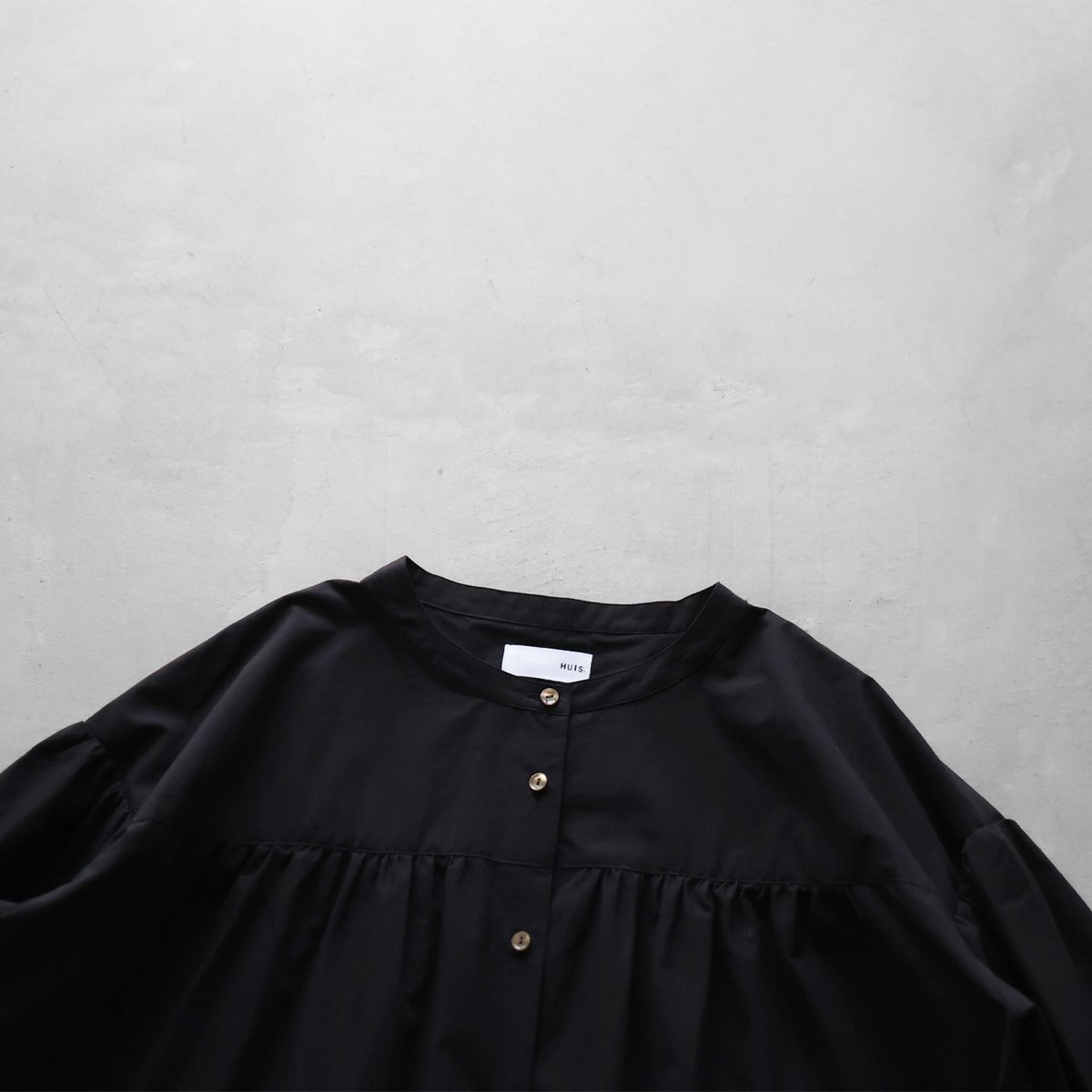 HUIS U111 オーガニックコットンビエラギャザーワイドブラウス　遠州織物 273A9956f-1024x1024.jpg