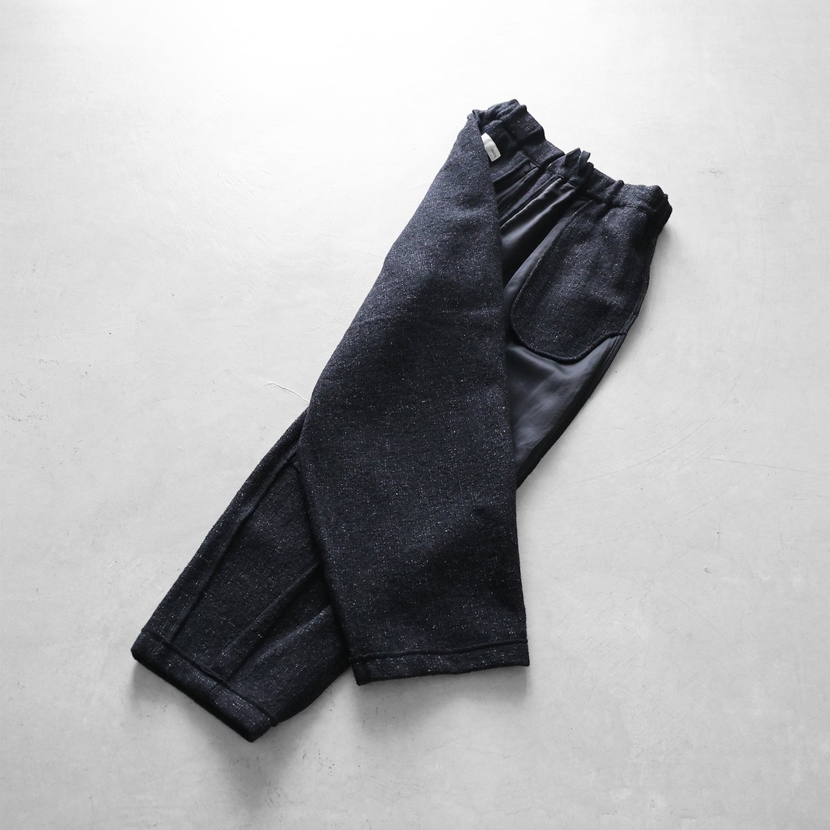 HUIS×尾州”縮絨リネンウールワイドパンツ（ブラック）【ユニセックス