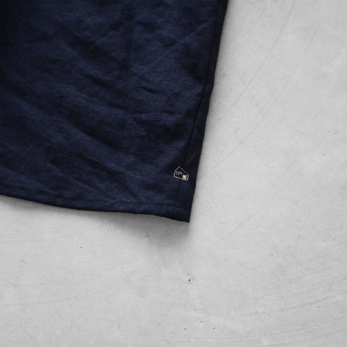 HUIS フランス綾タックブラウス（ダークネイビー）U113 遠州織物 フランス綾タックブラウス（ダークネイビー）【レディス】U113 | HUIS