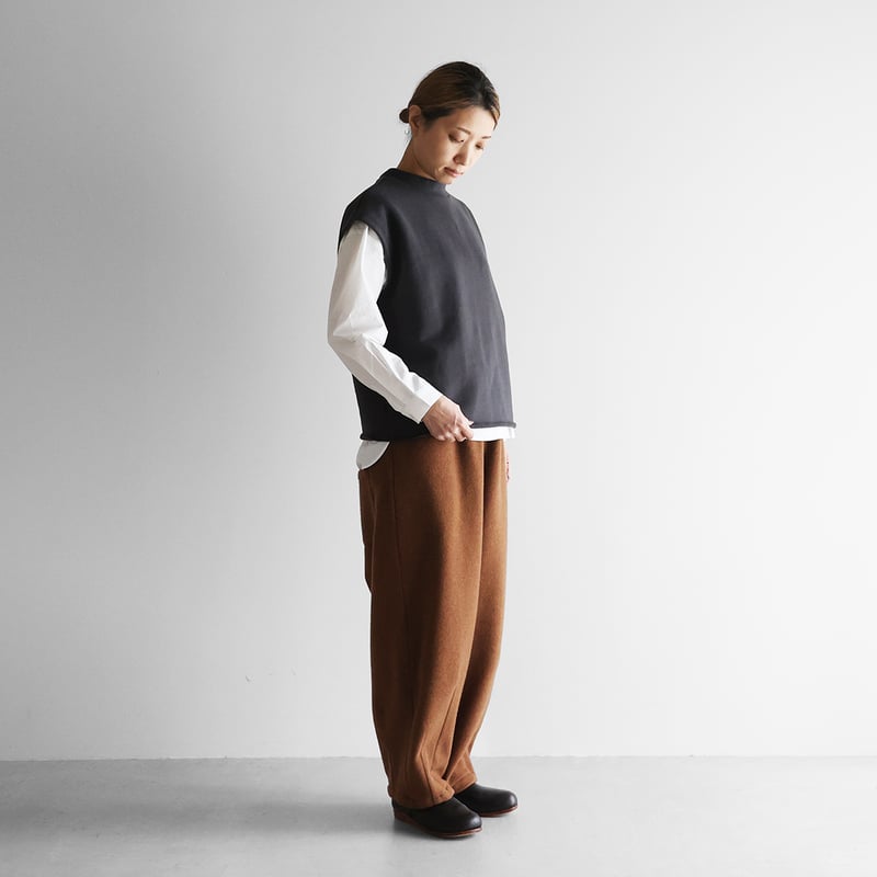 HUIS in house］SUVIN “裏ボア”スウェットベスト（ダークグレー