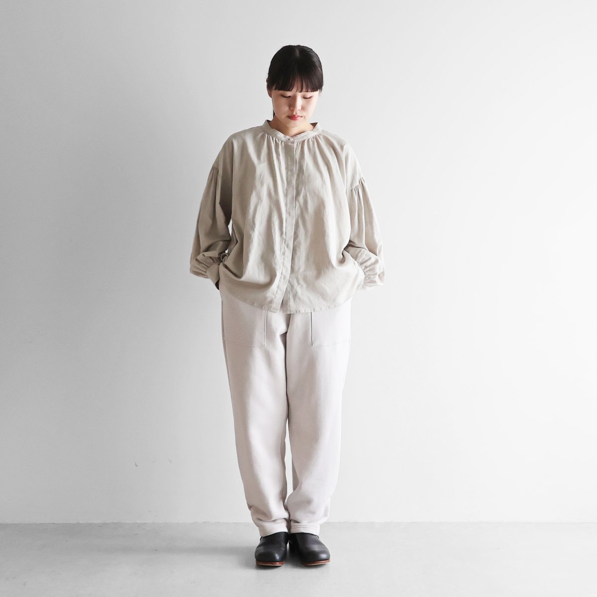 HUIS in house］SUVINイージースウェットワークパンツ（ホワイトグレー