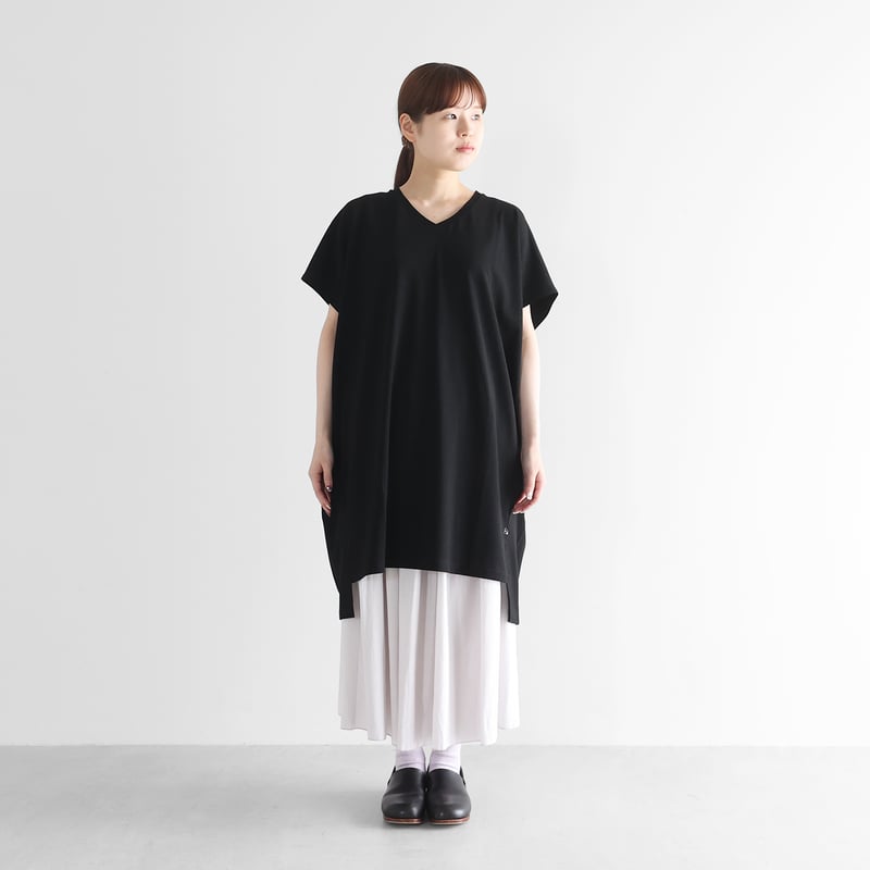 HUIS in house］綿麻天竺半袖Vネックワンピース（ブラック）【レディス