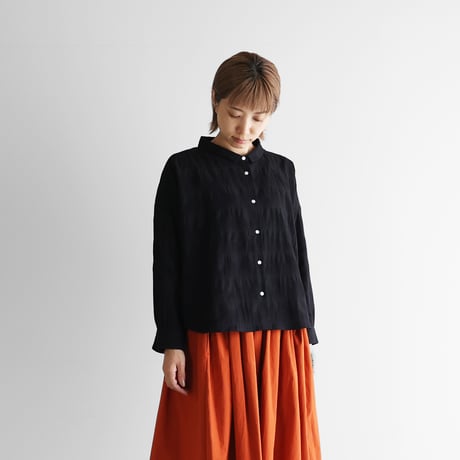 柄二重織シャトルジャガードワイドブラウス（ブラック）【レディス】U102