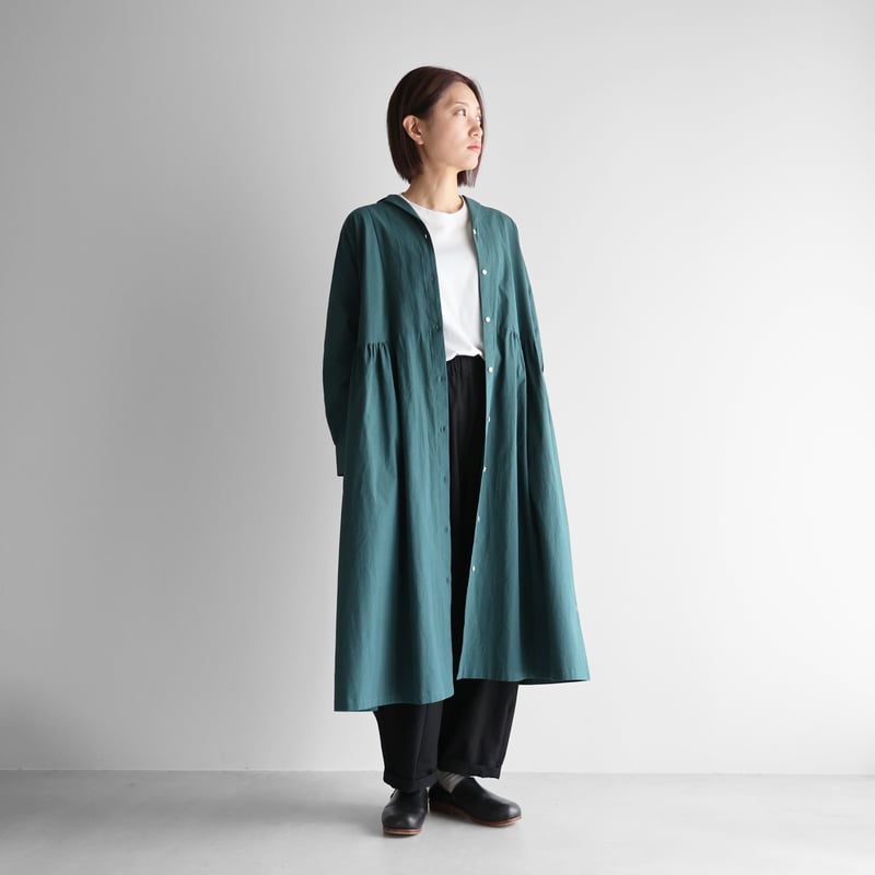 コードレーンオープンカラーワンピース（ダークグリーン