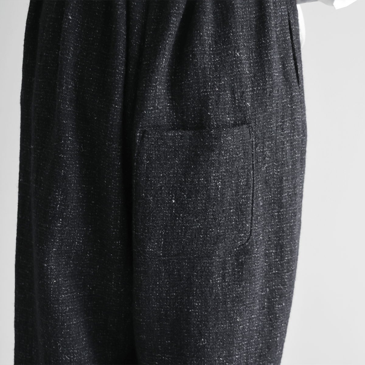 HUIS×尾州”縮絨リネンウールバルーンパンツロング（ブラック）【ユニ