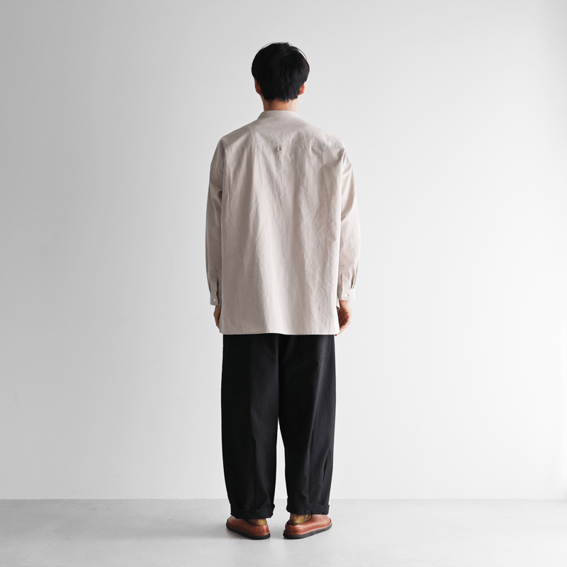 ギザコットンヘンプバンドカラーオーバーシャツ（ナチュラルグレー