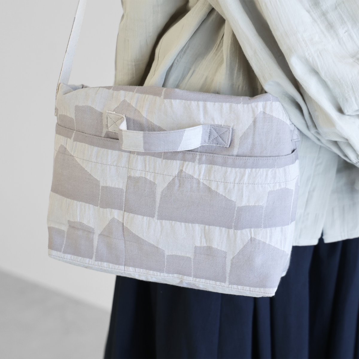 先染め朱子織シャトルジャガード2WAYミニショルダーバッグ（ライト