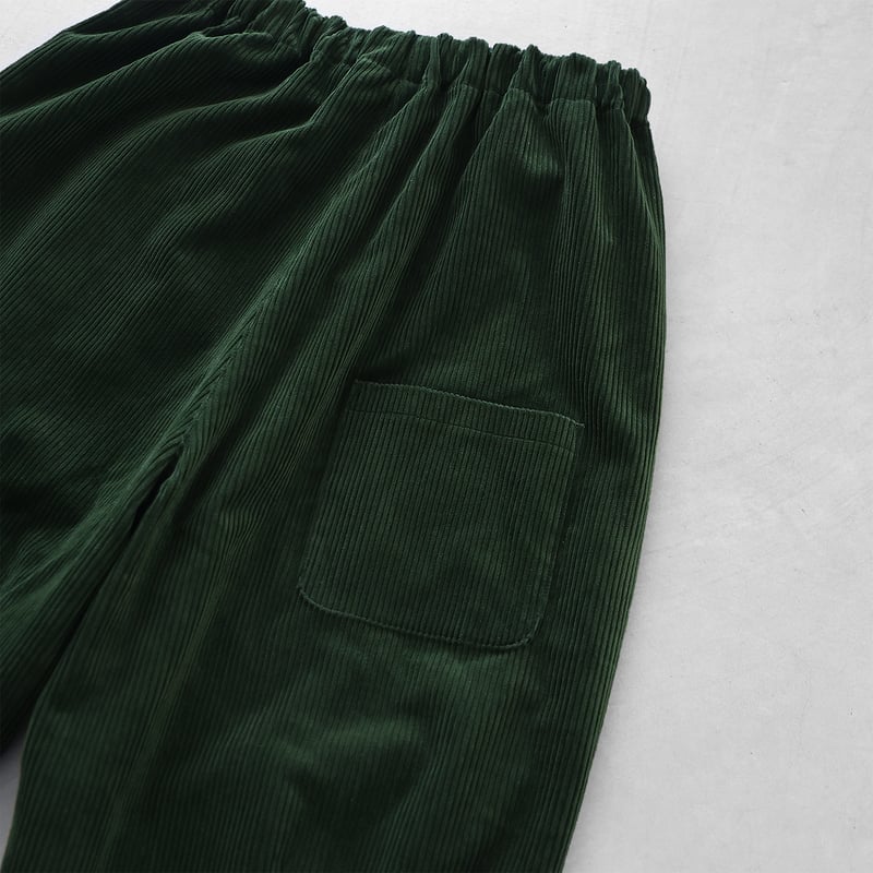 シャトルコーデュロイバルーンパンツ（太畝・エバーグリーン）【ユニ