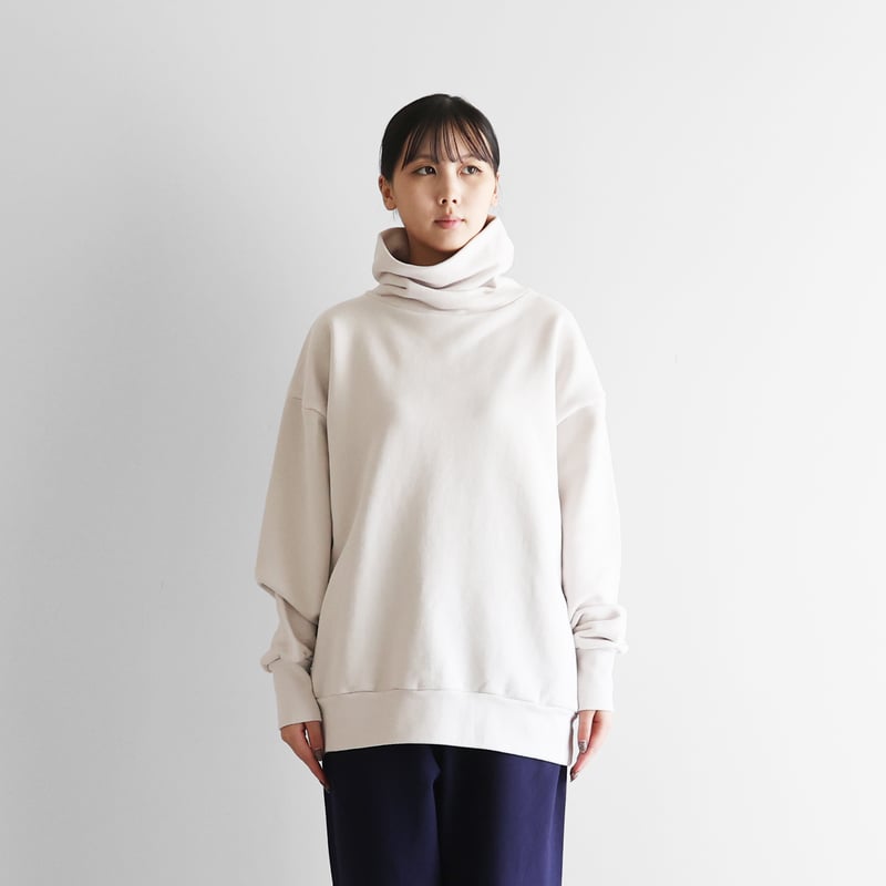 HUIS in house］SUVINスウェットタートルプルオーバー（ホワイトグレー
