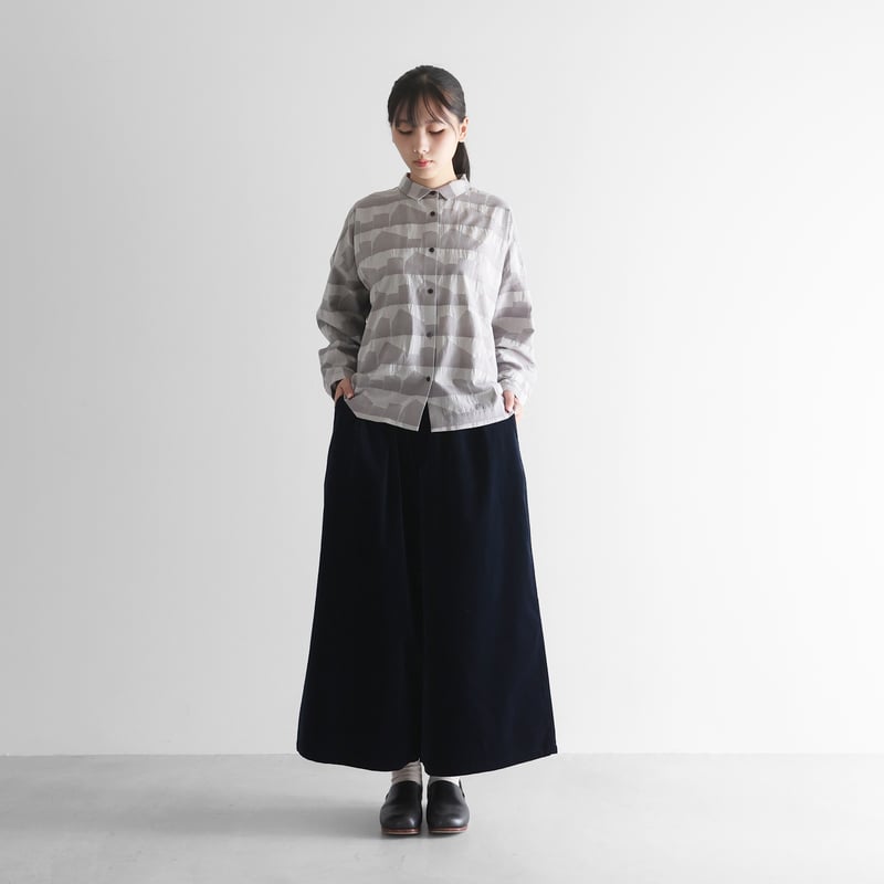 先染め朱子織シャトルジャガード（ライトグレー）【レディス】U105