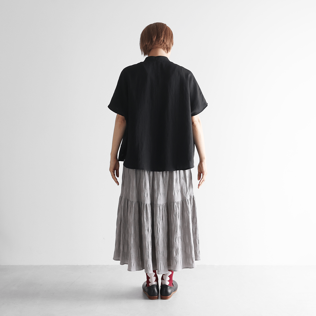 やわらかオールドレピアリネンバンドカラー半袖ワイドブラウス